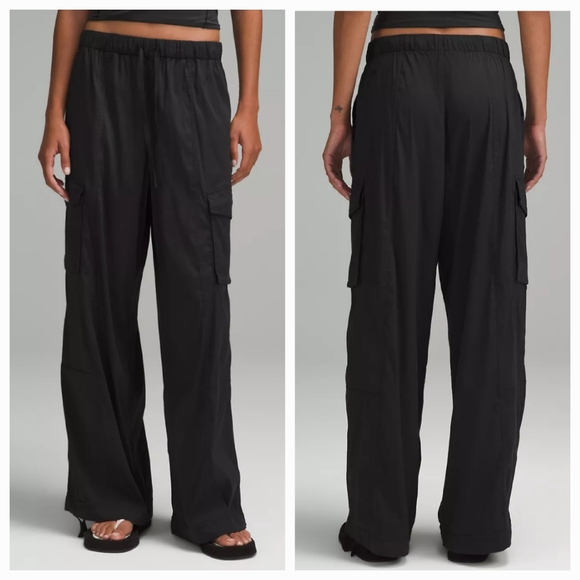 lululemon athletica Pants - 🎉 HP! NWOT Lululemon Mid Rise Black Cargo Pants